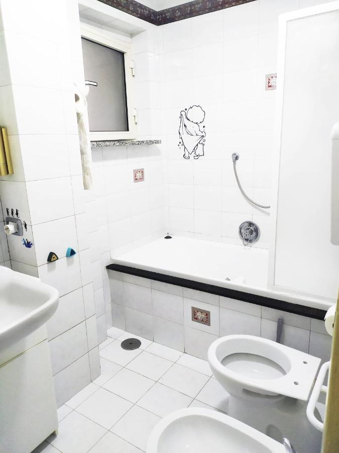 Astrohouse 2.0 Apartment Наполи Екстериор снимка
